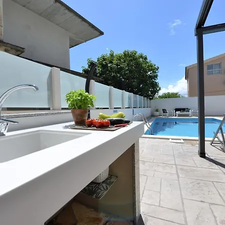 Apartament Teco Mit Pool