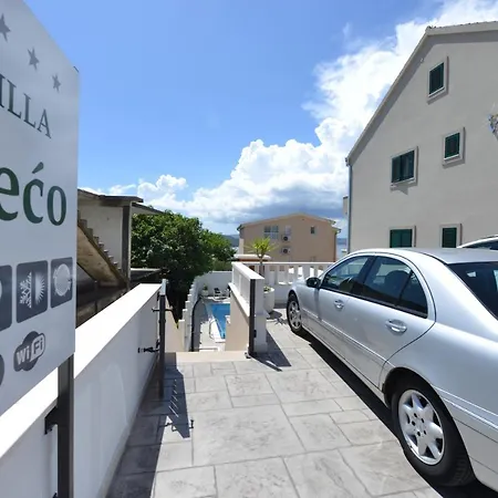 Teco Mit Pool Trogir