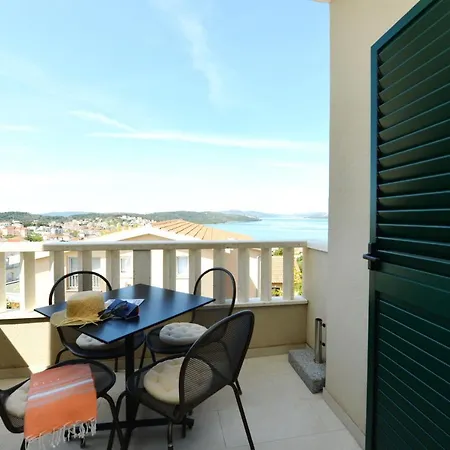 Teco Mit Pool Apartament Trogir