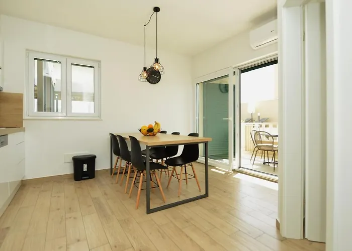 Teco Mit Pool 아파트 트로기르