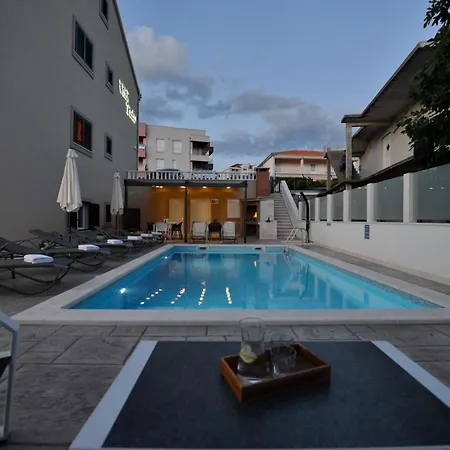 Tećo Mit Pool * Trogir