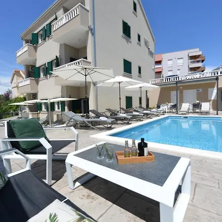 Apartment Tećo Mit Pool Trogir