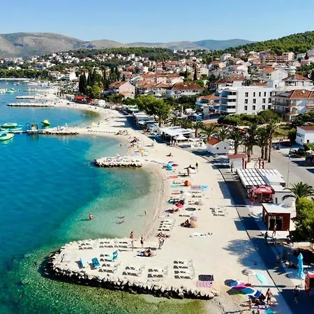 Tećo Mit Pool Apartment Trogir