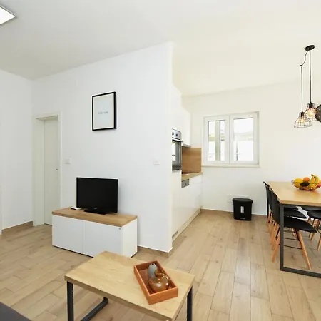 Tećo Mit Pool Apartment