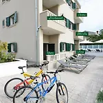 Teco Mit Pool Apartman