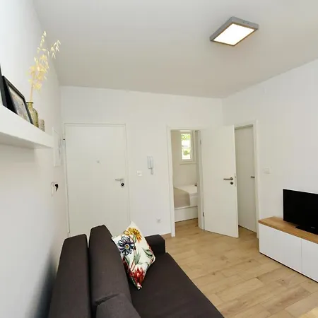Apartamento Teco Mit Pool Trogir