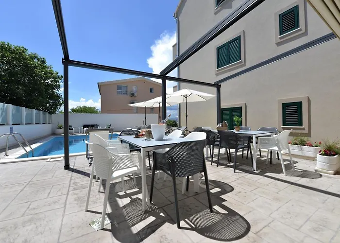 Teco Mit Pool * טרוגיר