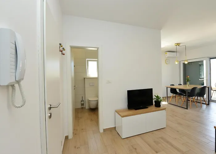 Teco Mit Pool דירה *